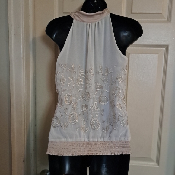 White house black market Beautiful embroidered tank top size XXS - Picture 5 of 5